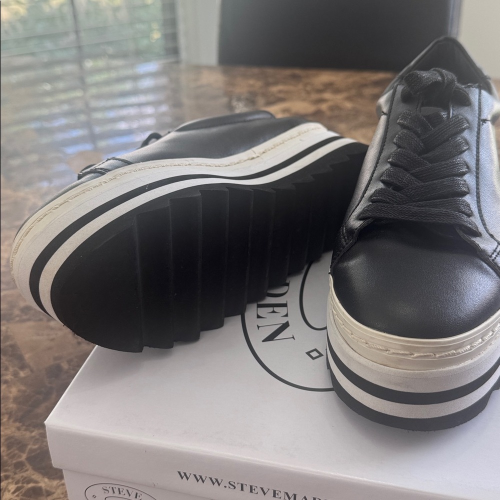 Platform Lace-Up Sneakers - Black - Picture 4 of 4